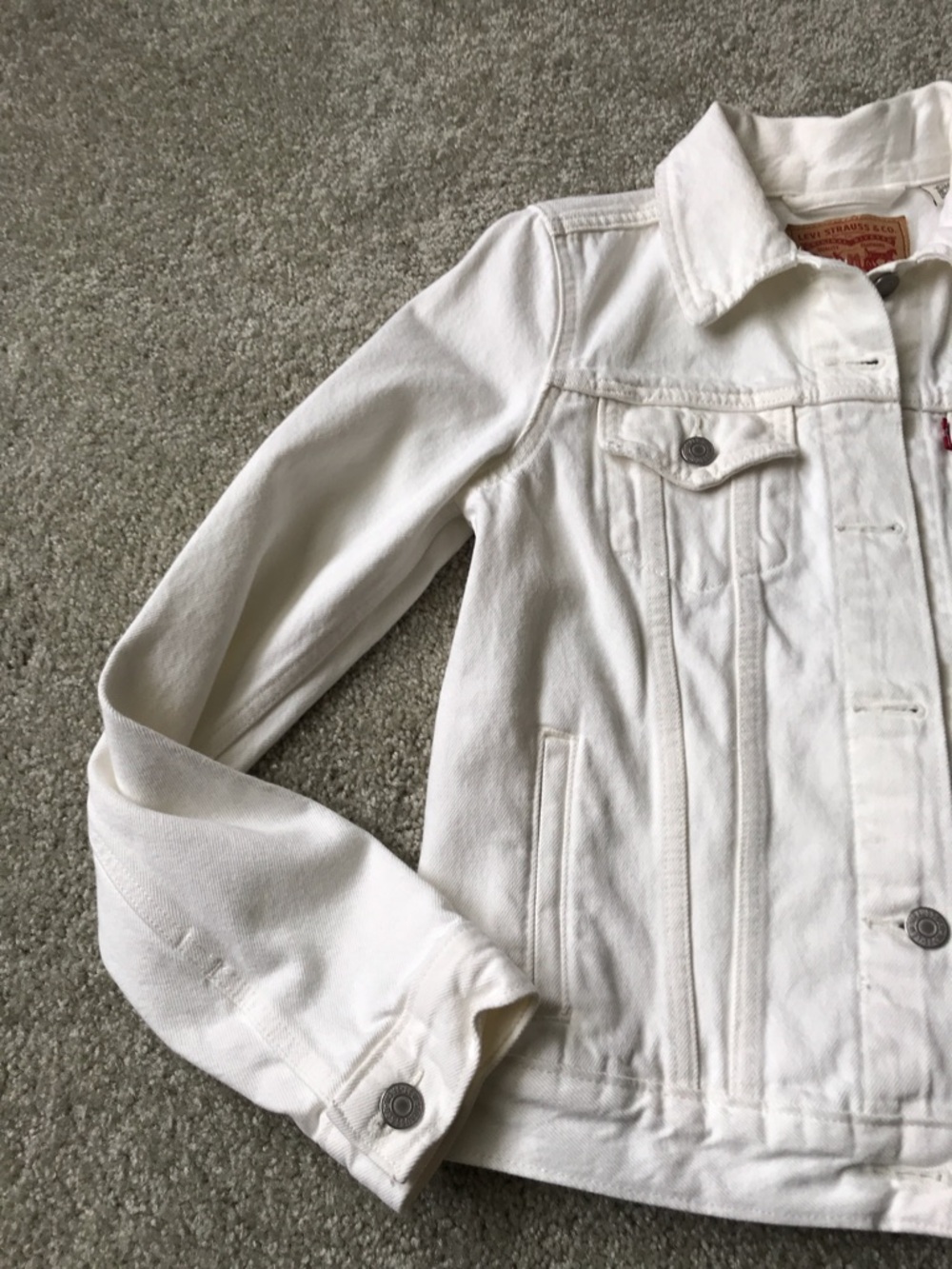 Preowned Levis white denim jean trucker jacket - medium - Picture 4 of 9